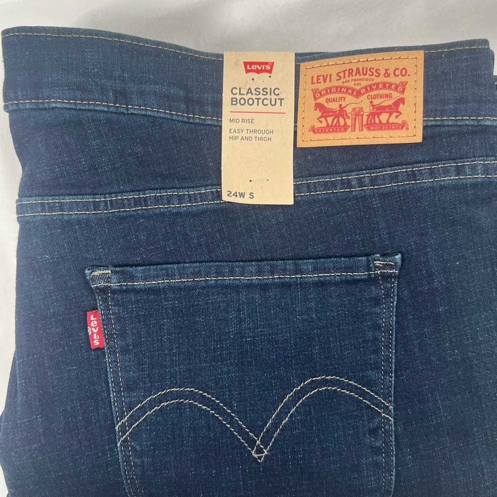 Levi's Women's Classic Bootcut Jeans - Dark Blue NWT Size 24W S